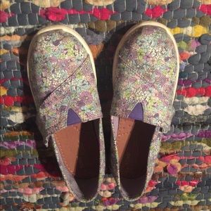 Floral Toms